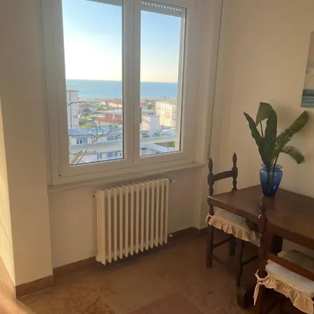Attico Vista Mare-monti Apartment